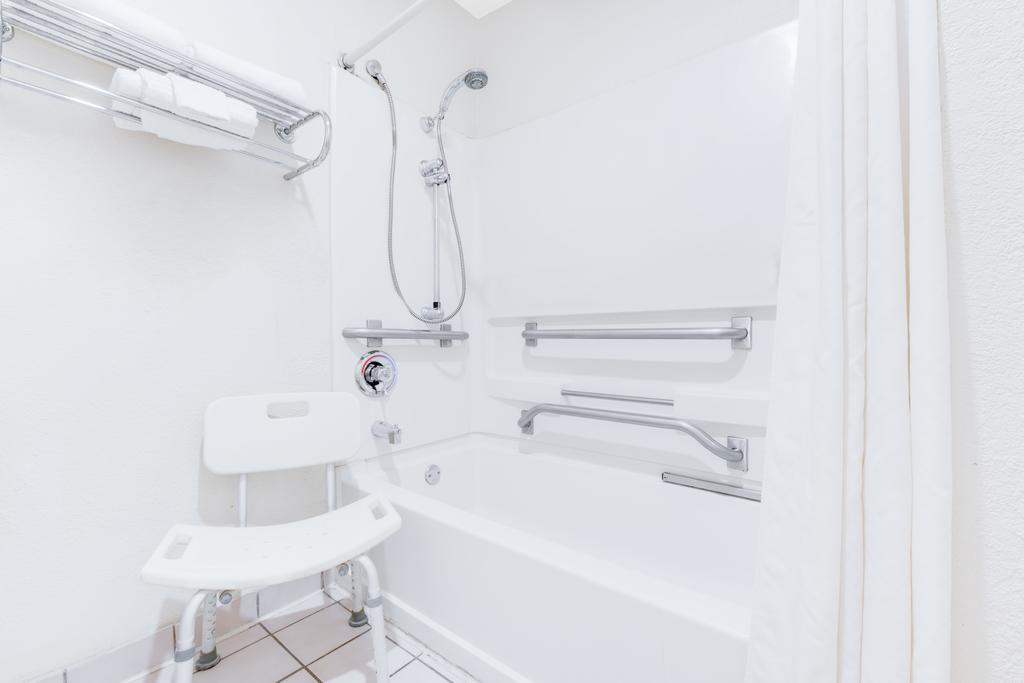 トラベロッジ バイ ウィンダム ルイドソ 部屋 写真